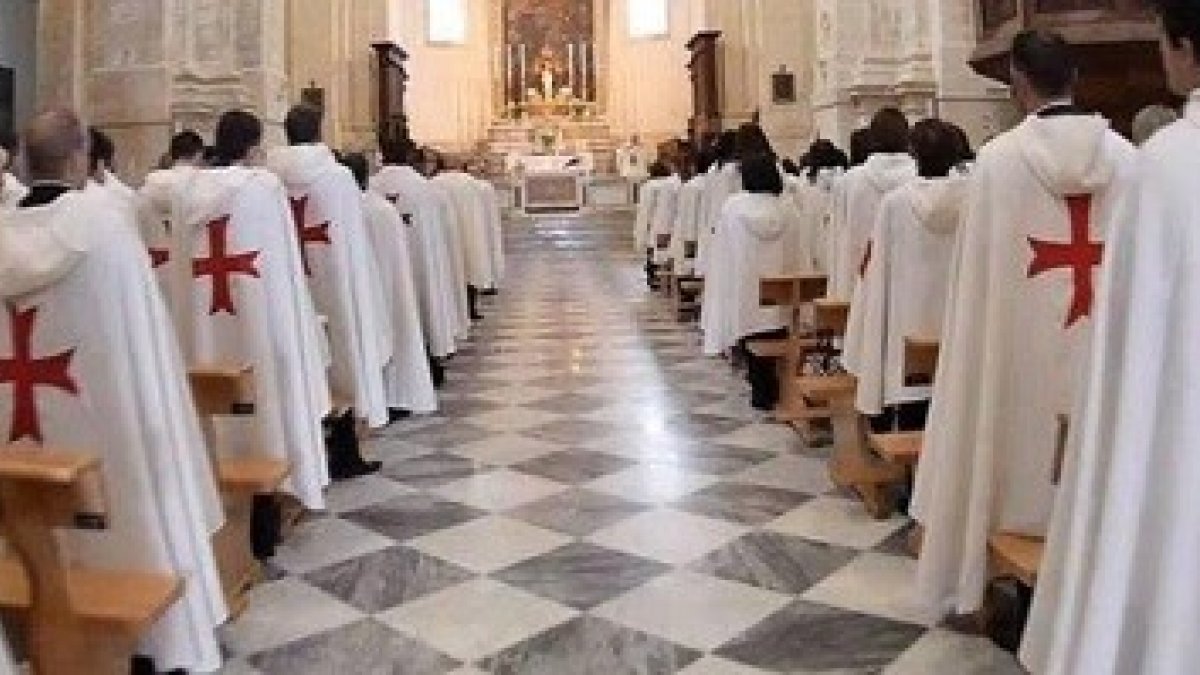 Luis Santamaría explica la relación de la Santa Sede con las órdenes ecuestres y la relación con los templarios