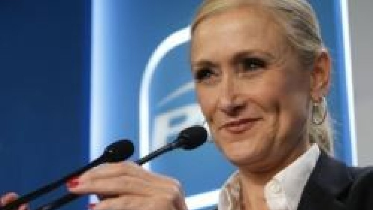 Cristina Cifuentes, del PP, preside la Comunidad Autónoma madrileña