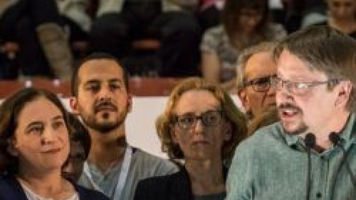 Los comunes de Xavier Doménech y Ada Colau son, tras la CUP, la formación más hostil a la escuela cristiana