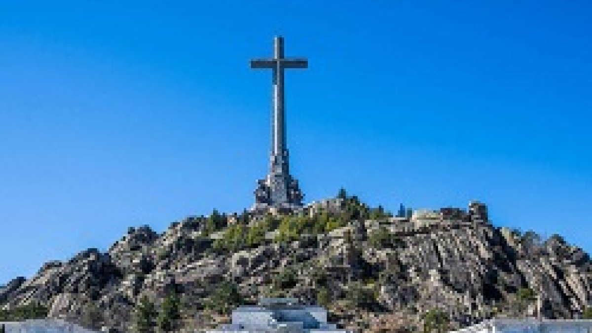 El Valle de los Caídos lleva años en la diana de los grupos laicistas y de extrema izquierda