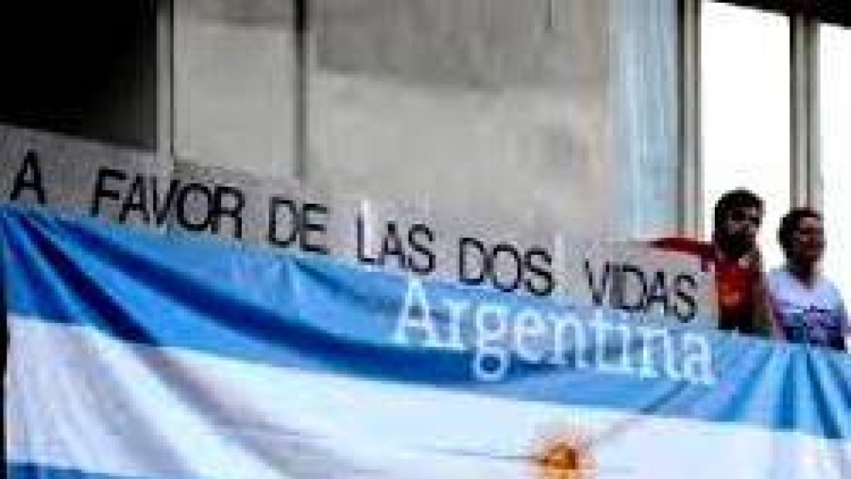 La gente de fe en Argentina y otros países se vuelca en oración para lograr una legislación provida que proteja a bebés y embarazadas