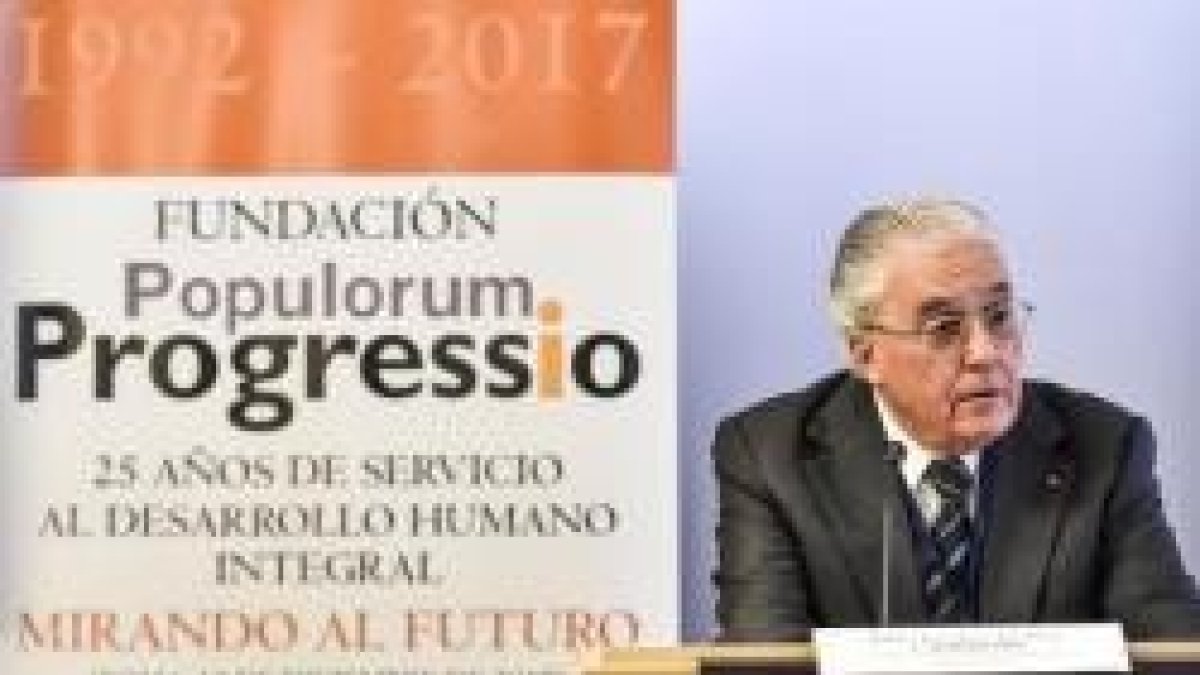 El laico uruguayo Guzmán Carriquiry, de la Pontificia Comisión para América Latina, al presentar el aniversario