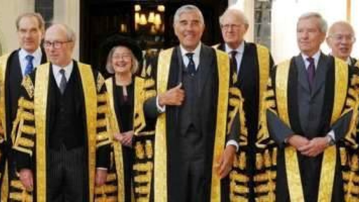 El Tribunal Supremo inglés permite retirar comida y bebida a enfermos vegetativos por acuerdo de familia y médicos... que ahorran