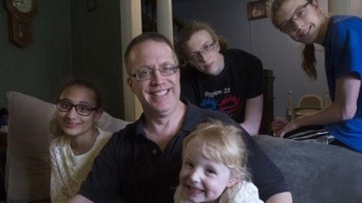 Norman, con cuatro de sus seis hijos