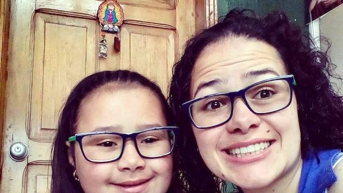 Verónica, con su hija: ambas son felices y afrontan con alegría una nueva etapa en su vida.