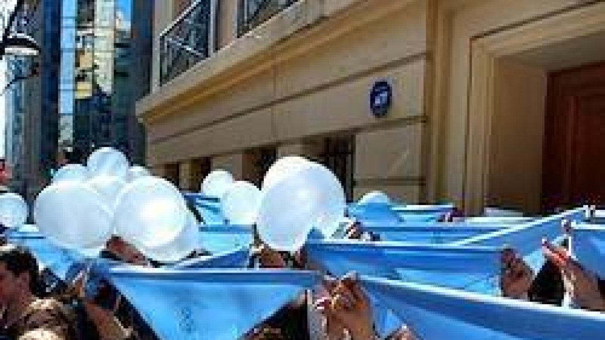 «Salvemos las dos vidas», «Las dos vidas valen»... han sido los lemas de la intensa y prolongada movilización provida en Argentina.