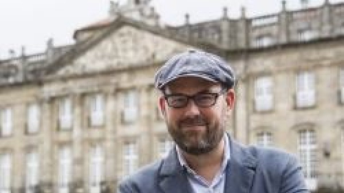 El alcalde de Santiago, Martiño Noriega, de Podemos, ha mostrado poca o nula sensibilidad hacia los sentimientos religiosos de los ciudadanos