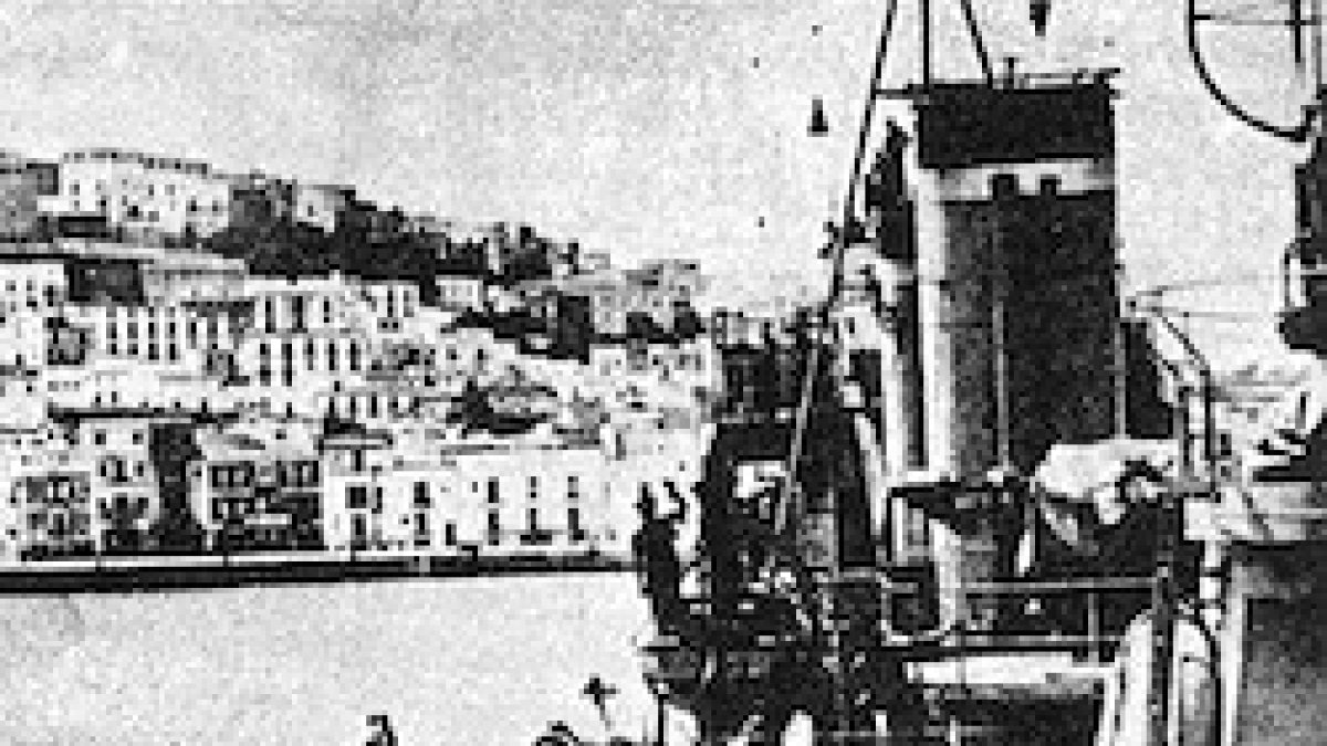 Llegada a Ibiza del destructor Almirante Antequera, bajo control del Frente Popular, en agosto de 1936, para tomar la isla.