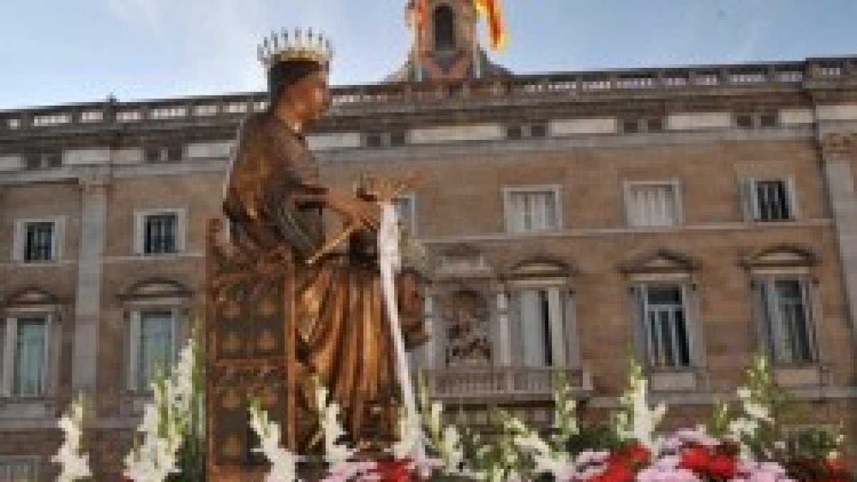 La Virgen de la Merced, en procesión en la Plaza Sant Jaume
