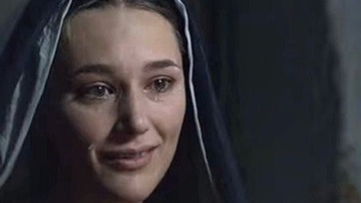 Escena de la miniserie de la RAI María de Nazaret (2012), donde la Virgen María es interpretada por la actriz alemana Alissa Jung.
