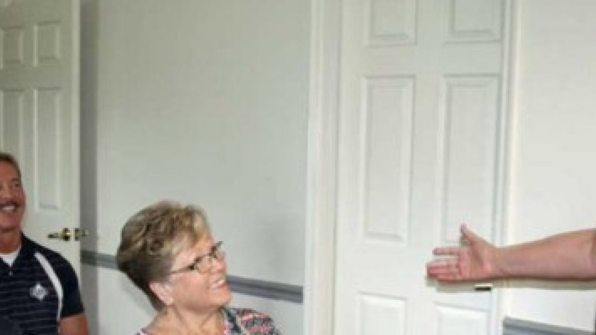 Ayuda a agentes de policía, del FBI y a bomberos