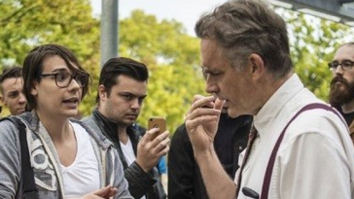 Jordan Peterson, discutiendo con un grupo de activistas LGTB en la universidad