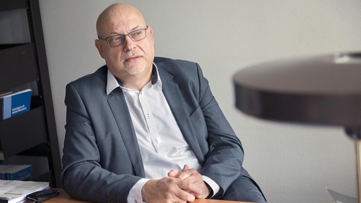 Willem Lemmens es profesor de la Universidad de Amberes y alerta al mundo de las consecuencias de la eutanasia en su país