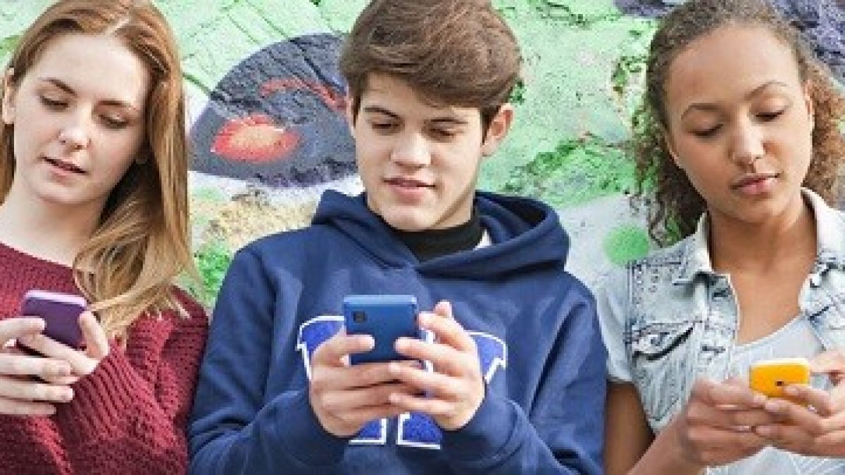 El proyecto de ley pretende rebajar a 13 años la edad para poder registrarse legalmente en las redes sociales