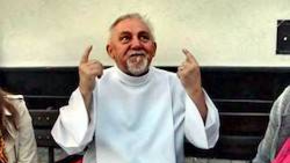 El padre Andrzej Madej encuentra un vínculo entre la belleza del lenguaje poético y las preguntas que nos conducen a Dios.