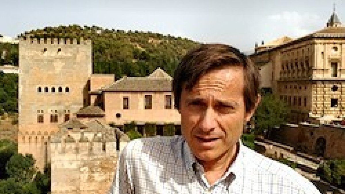 El profesor Moreno Iturralde recomienda a los profesores vivir la asignatura y querer a los alumnos.