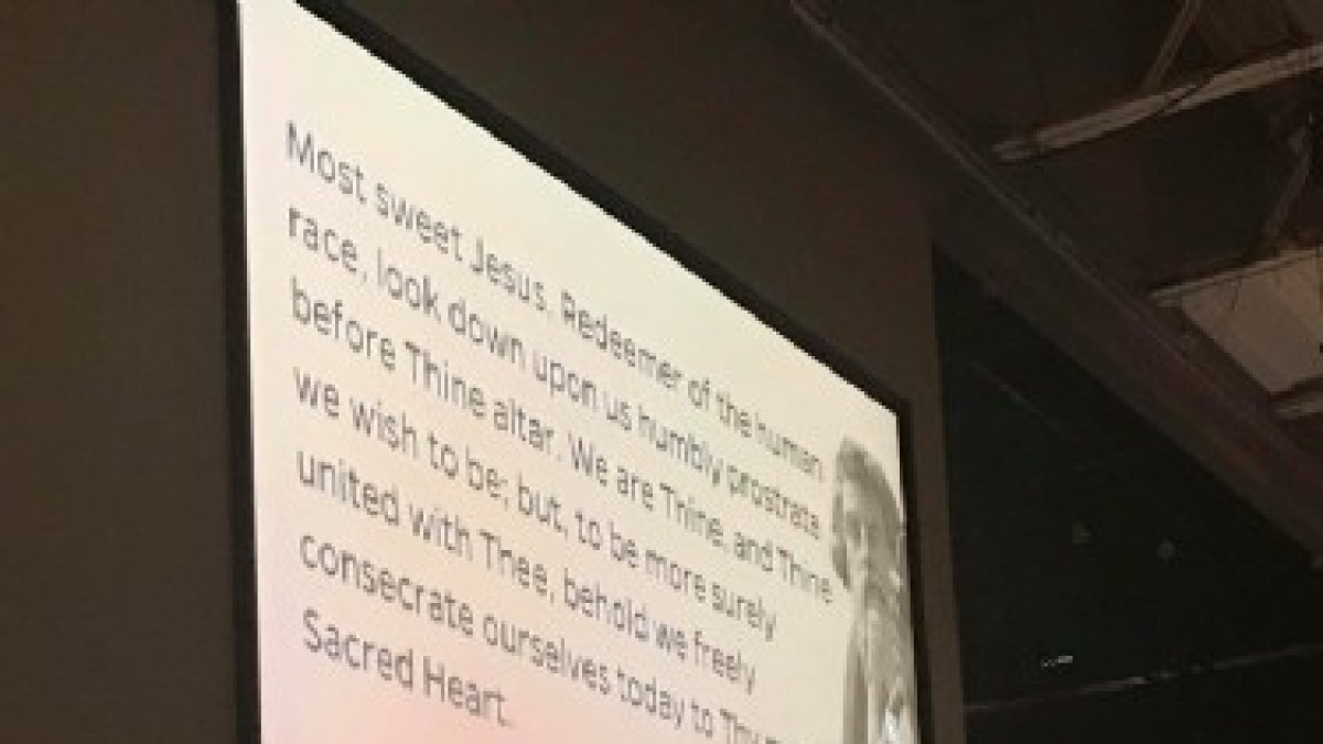 Evangélicos se consagran al Sagrado Corazón