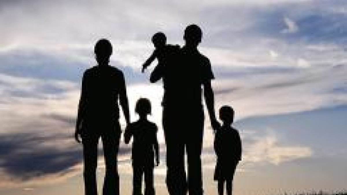 El Estado y varias administraciones intentan puentear a los padres y manipular a los hijos