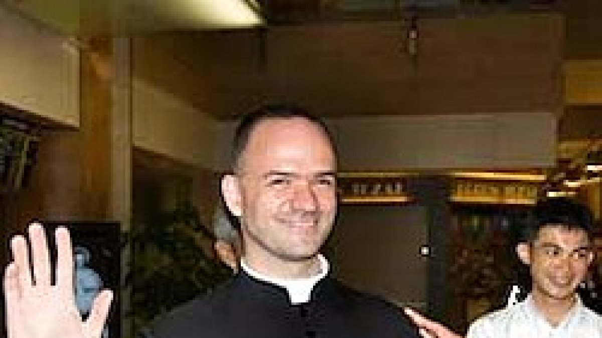 Davide Pagliarani, durante su etapa de apostolado en Singapur.