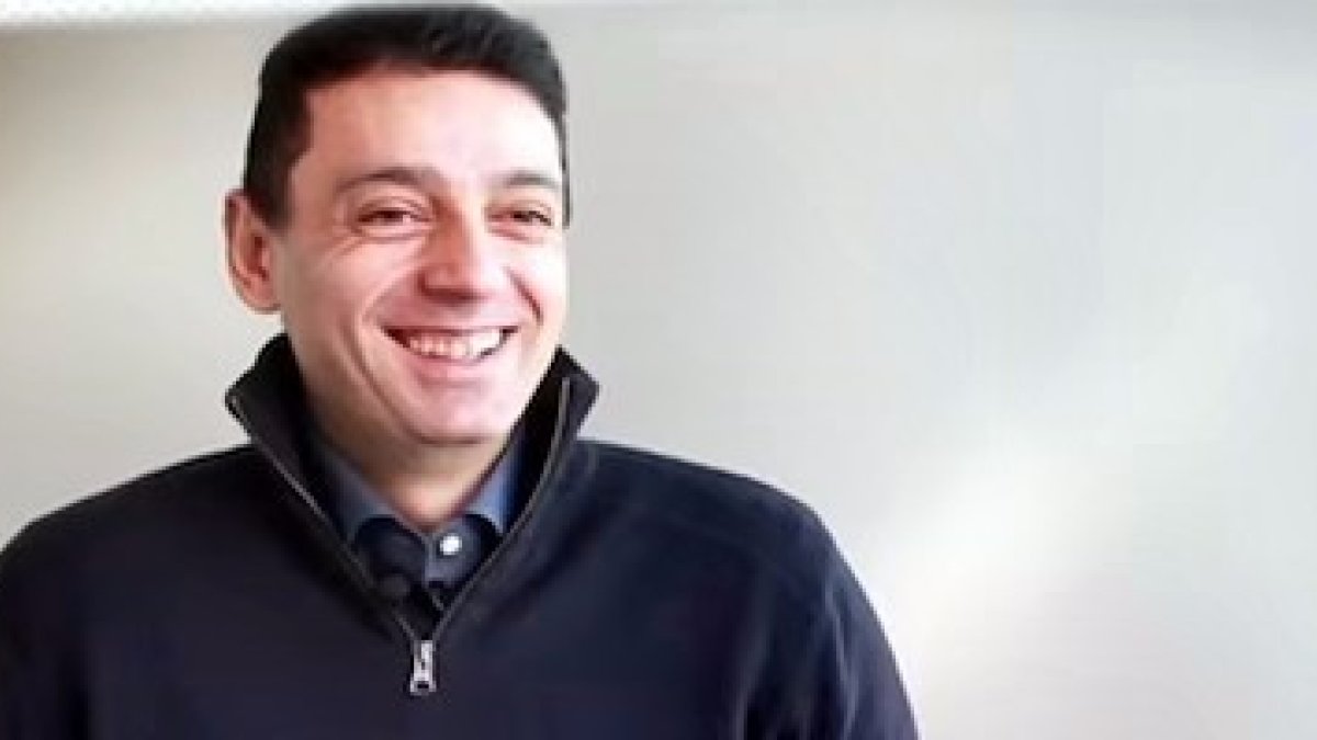 Luca di Tolve explica las raíces de su atracción por el mismo sexo: vivió una vida gay durante años, y hoy está casado con Teresa y tiene una hija.