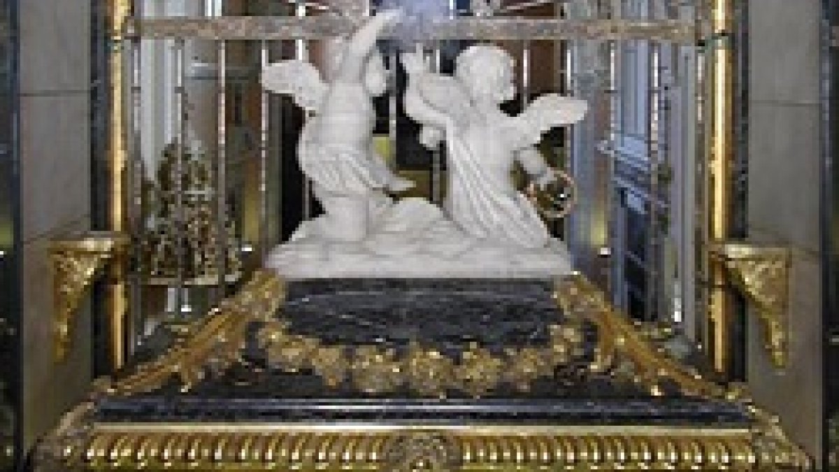 Sepulcro de Santa Teresa de Jesús.