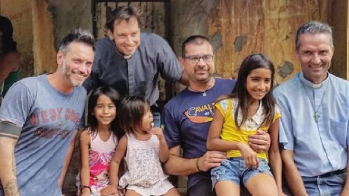 Nek acudió a Brasil con varios sacerdotes y voluntarios del movimiento Nuevos Horizontes