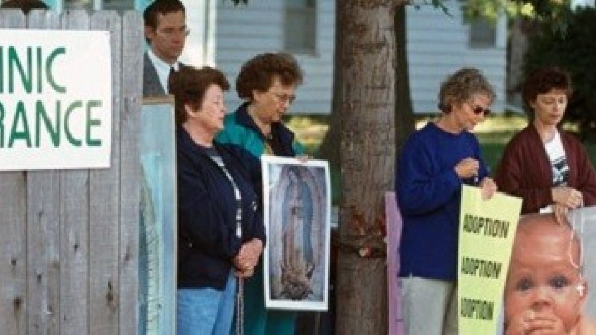 En Londres, y otros muchos sitios se están prohibiendo las vigilias y concentraciones provida en las inmediaciones de los abortorios