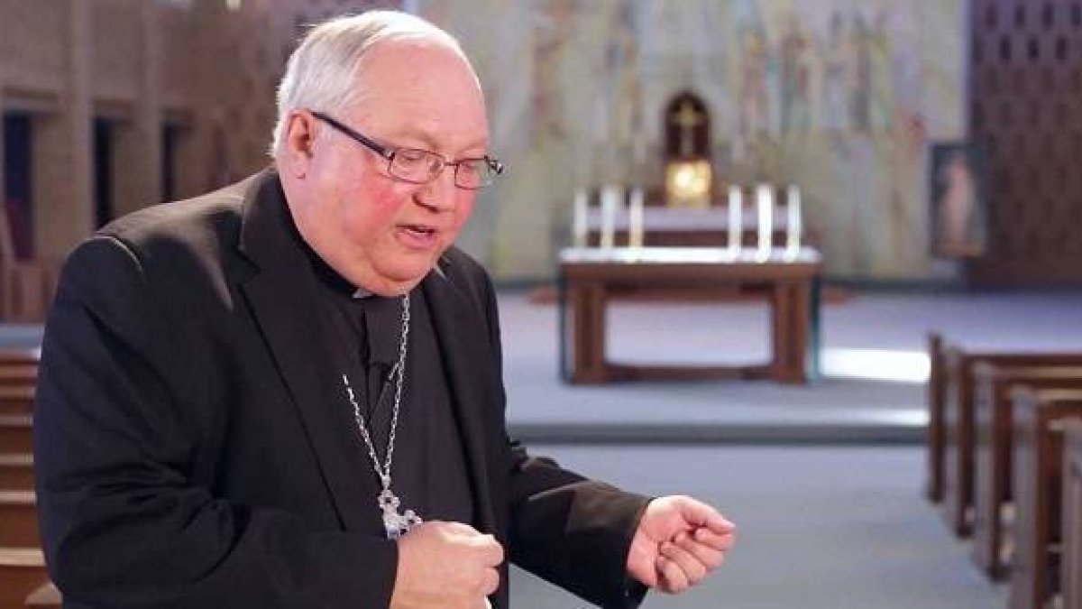 El obispo de Madison ha querido escribir a sus fieles ante la crisis que vive la Iglesia por los casos de abusos