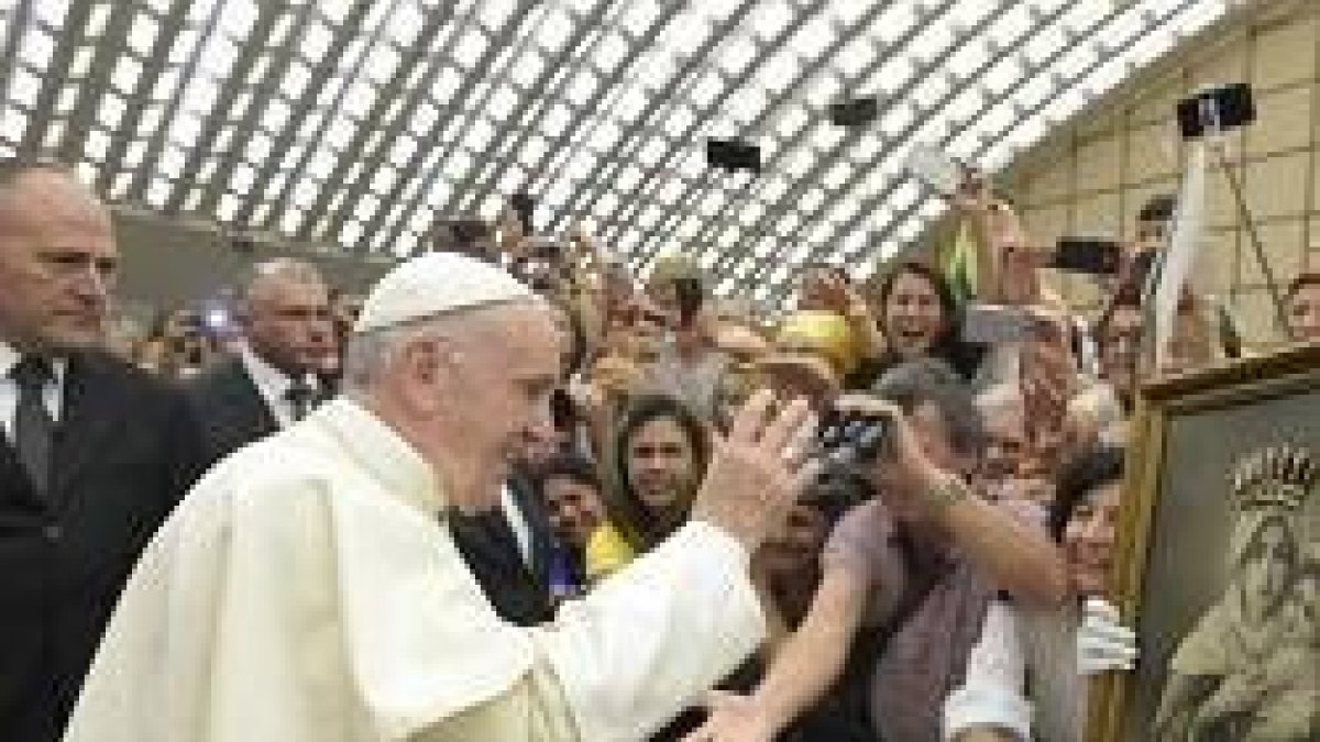 El Papa dijo que si se vive una vida coherente el anuncio de la Iglesia será escuchado mejor y será más creíble