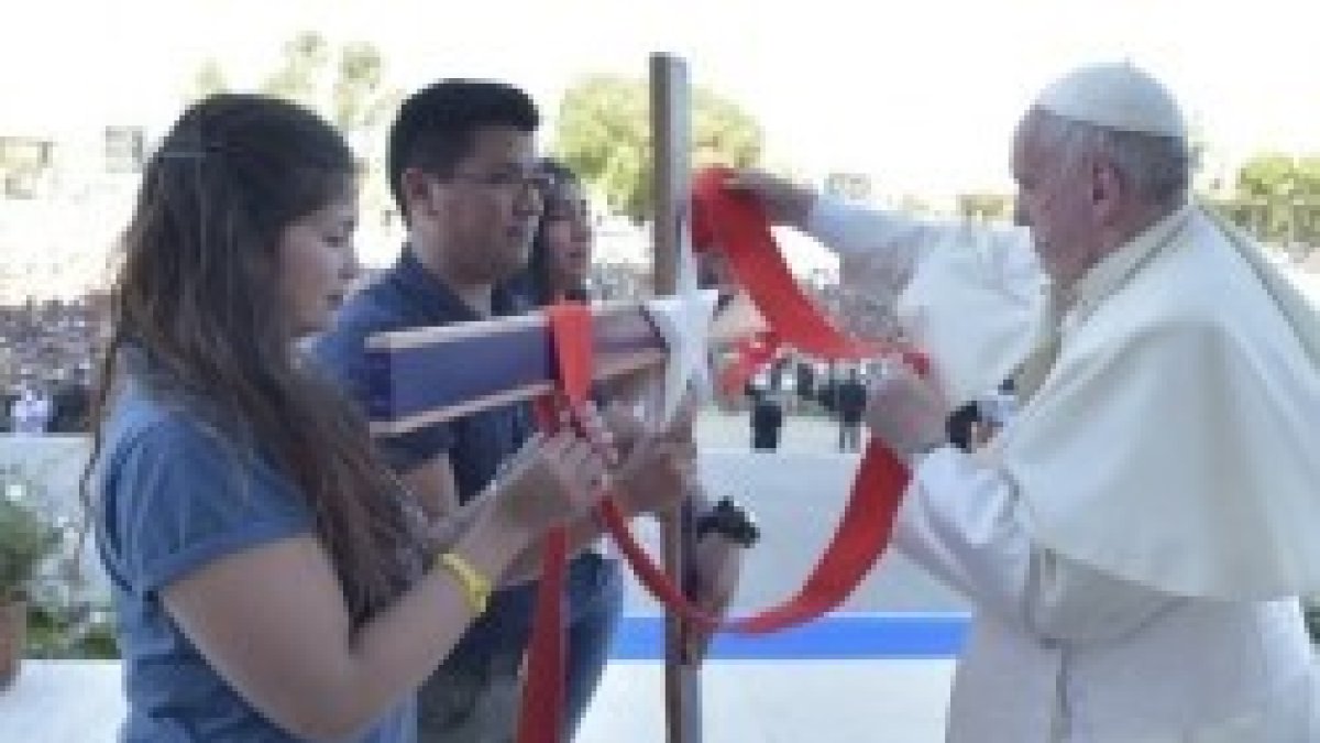 El Papa Francisco con jóvenes de Chile - recupera frases de su viaje para hablar de las misiones