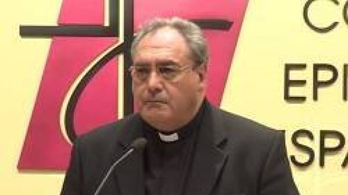 José María Gil Tamayo ha repasado los distintos temas de actualidad, pero sobre todo el de los restos de Franco