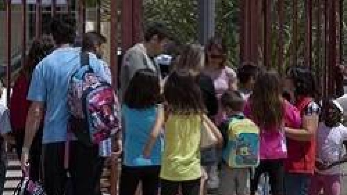 Muchos niños empiezan este viernes en España el curso escolar