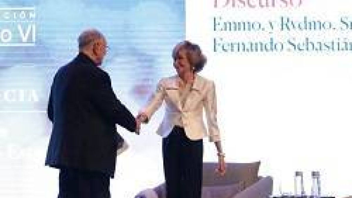 El cardenal Fernando Sebastián y la socialista Fernández de la Vega intervinieron en el primer día del congreso