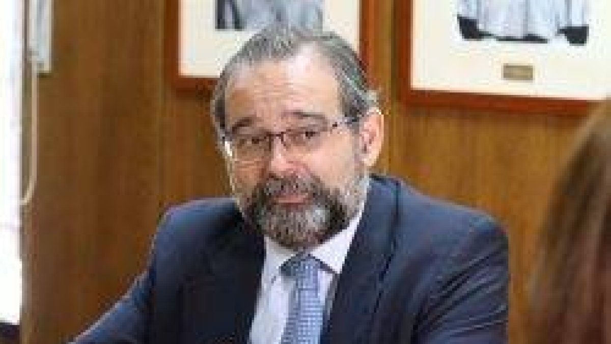 Alfonso Bullón de Mendoza, elegido presidente de la ACDP, propietaria de las universidades y escuelas del grupo CEU