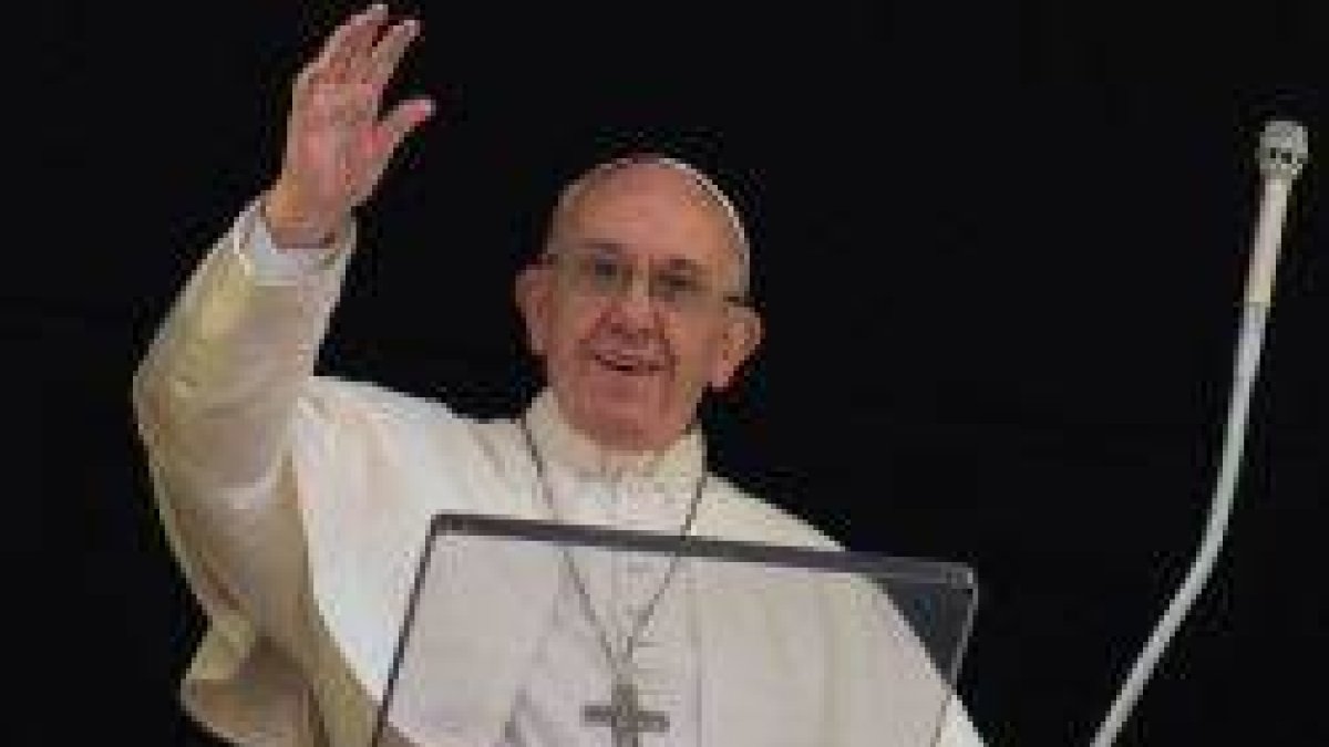 El Papa Francisco sigue comentando el Evangelio del domingo con el rezo del Ángelus, también en sus vacaciones