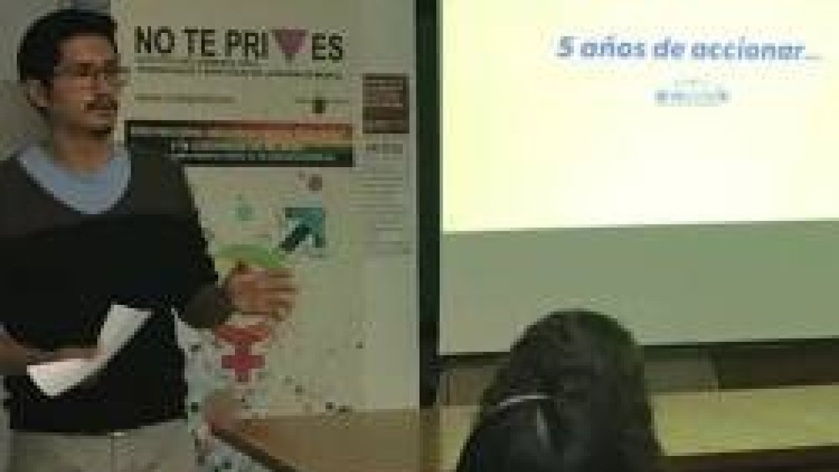 Una charla de doctrina del lobby LGTB No te Prives