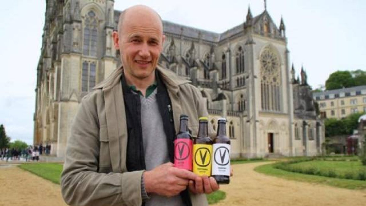 Christope impulsó esta iniciativa tras recuperar la fe después de la conversión de su esposa