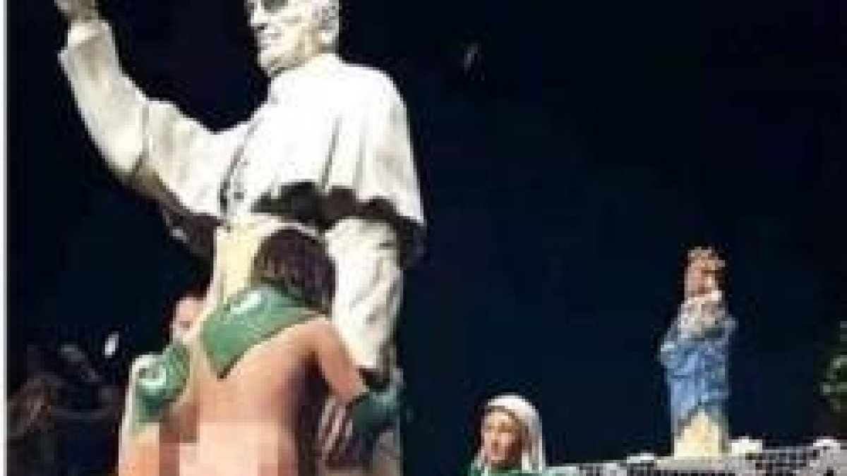 Lisandro Rodríguez hace una obra de teatro de militancia abortista y cristianófoba... con el trasero como argumento