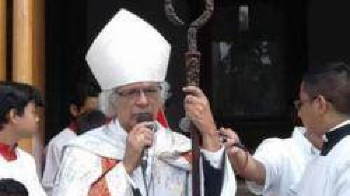 El cardenal Brenes pide orar por los que agreden a la Iglesia y que no se asalten templos durante el culto