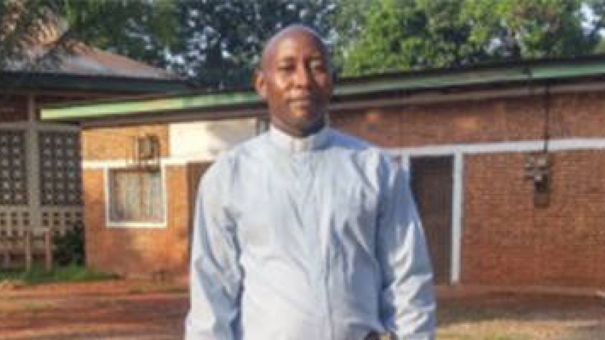 El sacerdote católico centroafricano Ludovic Berthin Kpefio