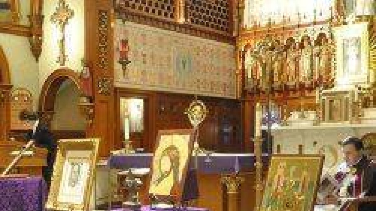 Oración con exposición de las 8 reliquias de la Pasión en el Santuario de la Divina Misericordia de Massachussets