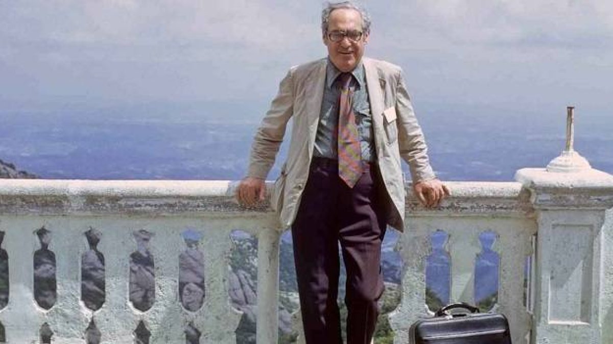 Herbert Ratner, en Montserrat en 1974, durante su presencia  en Barcelona para la reunión de la Federación Mundial de Asociaciones Médicas Católicas