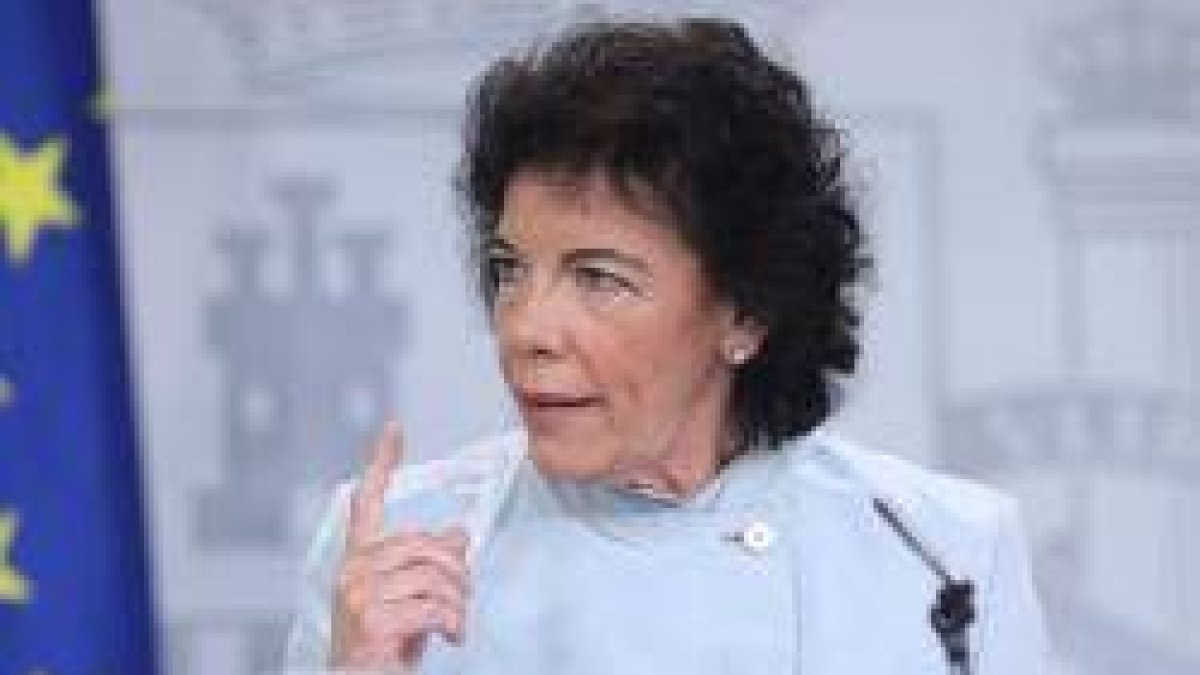 La Ministra Isabel Celaá ha anunciado una serie de medidas que limitan la libertad de los padres y familias... y no ayudan al consenso educativo