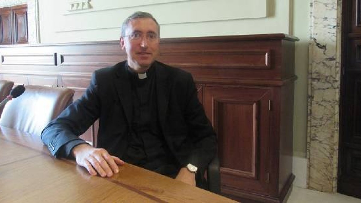 El sacerdote Pablo Requena, médico y doctor en Teología, es el representante vaticano en la Asamblea Médica Mundial
