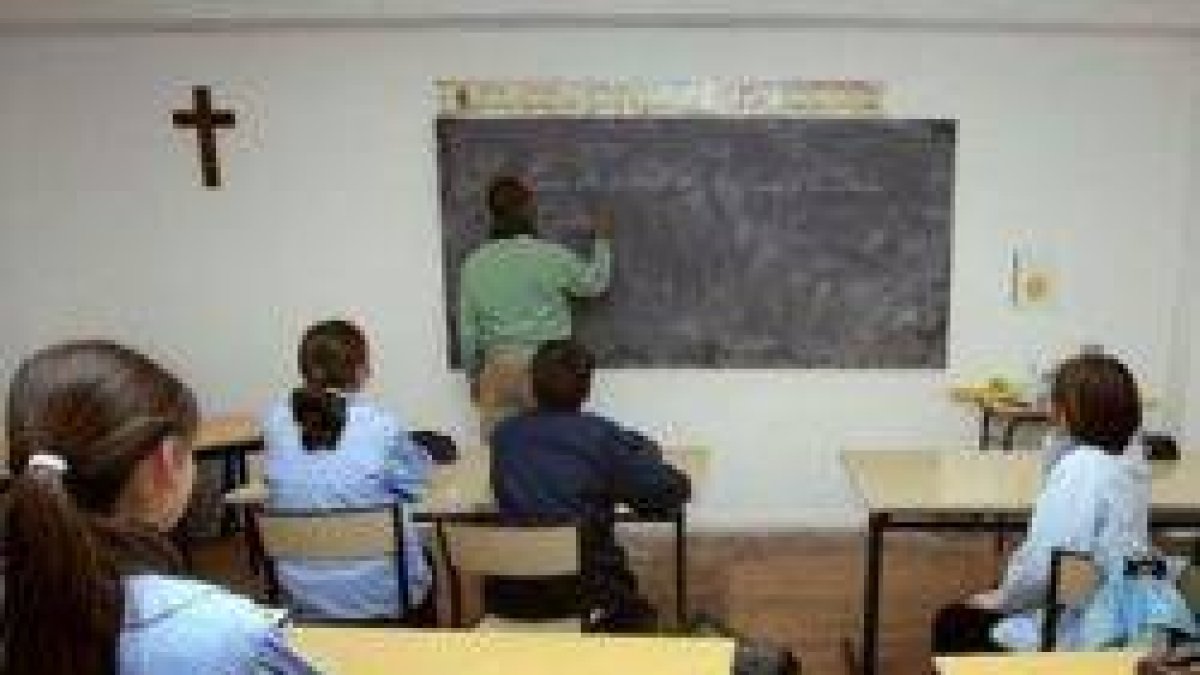 La Generalitat valenciana hostiga a la asignatura de religión en los colegios con distintos bloqueos burocráticos