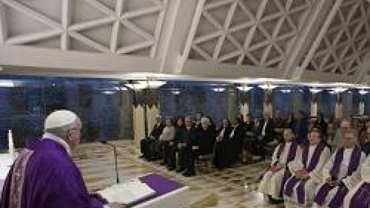 El Papa este jueves en la Casa Santa Marta, con la presencia del presidente Mattarella / Vatican Media