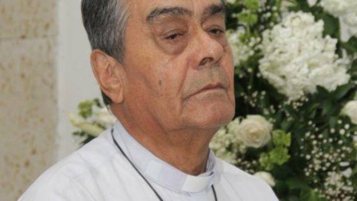 El sacerdote Luis Guillermo Correa ha sido exorcista durante más tres décadas y está formando a exorcistas más jóvenes en Cartagena de Indias