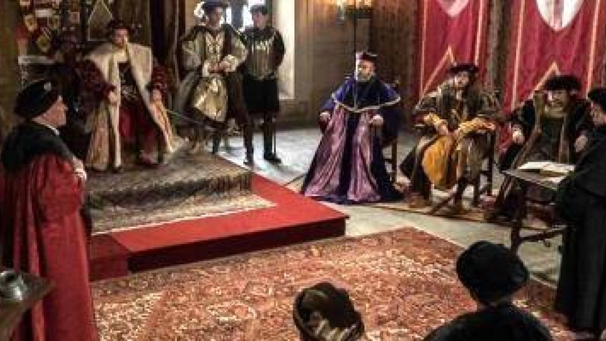 Ante el emperador Carlos V, Martín Lutero se niega a retractarse o buscar otra vía: una escena de «Carlos Rey Emperador», serie de RTVE