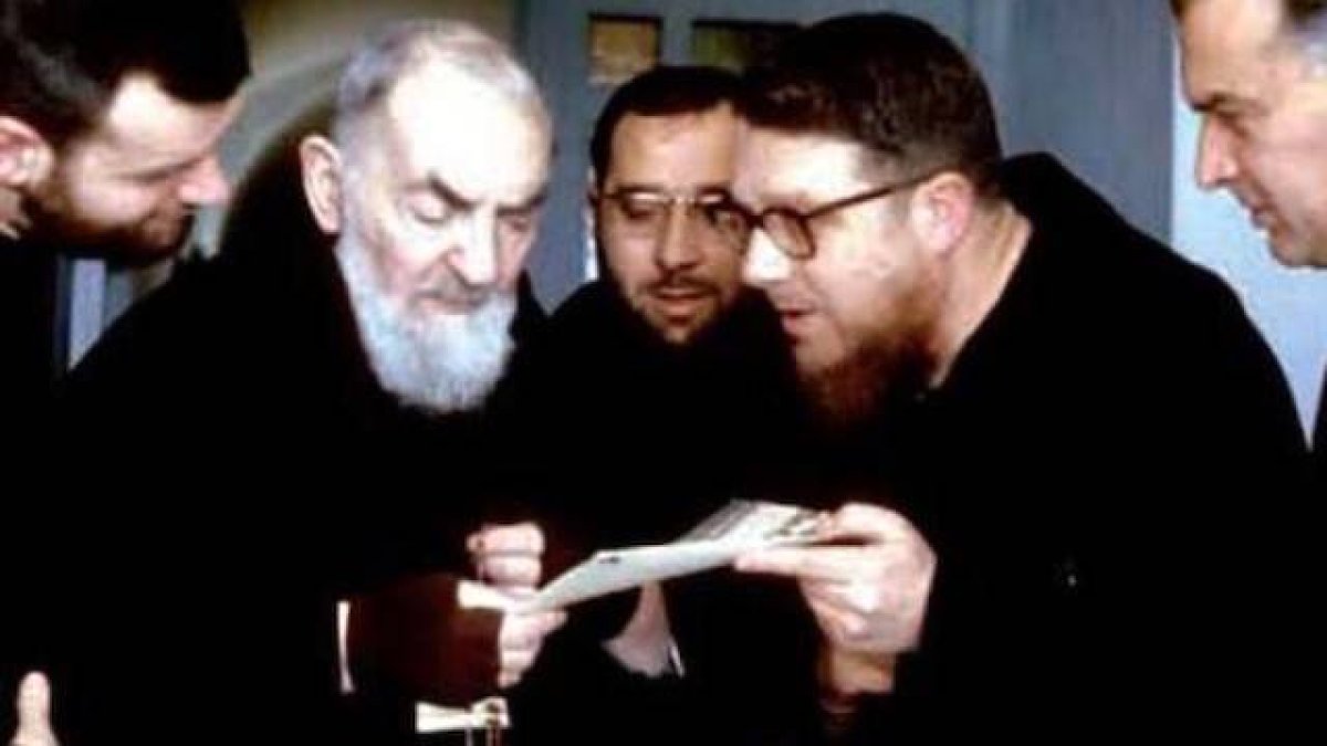 Renzo Allegri descarta razones políticas o teológicas en la animadversión que sufrió el Padre Pío en varios momentos de su vida.