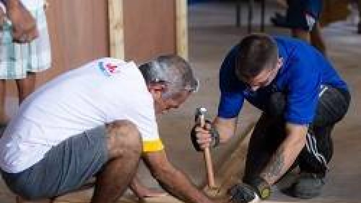 35 presos trabajan para construir los 240 confesionarios que se instalarán para la JMJ en plena calle